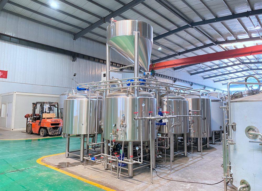 <b>1000L Craft beer equipment made from Tiantai company is in testing process before shipping</b>